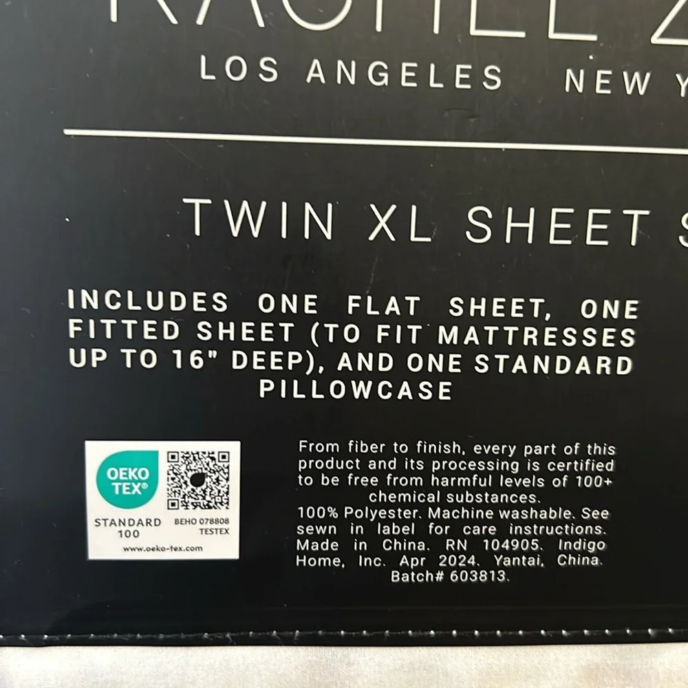 Rachel Zoe Twin XL sheet Set Pink Red Strawberry Colorful New - Picture 2 of 2